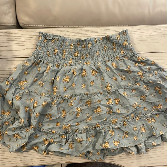 Garage Ruffled Skirt - Picture 2 of 3